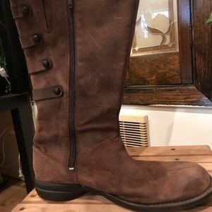 Barely Worn Merrell Brown Button Boots